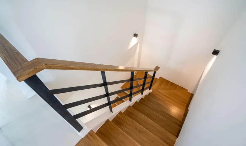 Tanie sposoby na piękne schody: oszczędź nawet 70% kosztów remontu