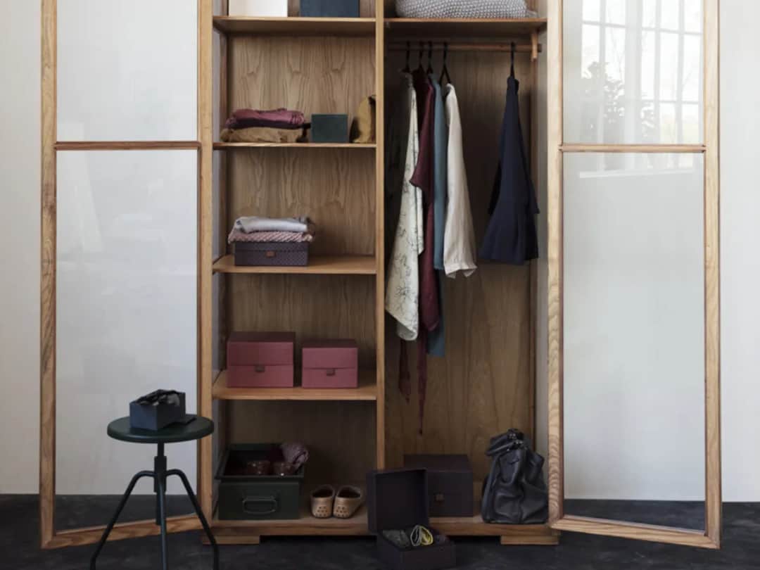 Jak urządzić małą garderobę, aby maksymalnie wykorzystać przestrzeń?
