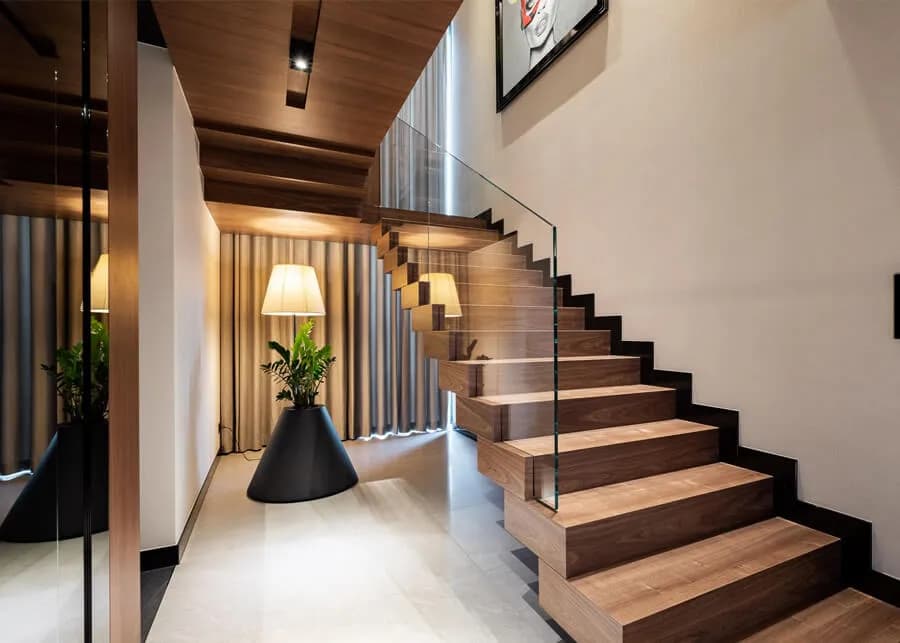 Schody wylewane czy drewniane? Brutalna prawda o ich zaletach i wadach