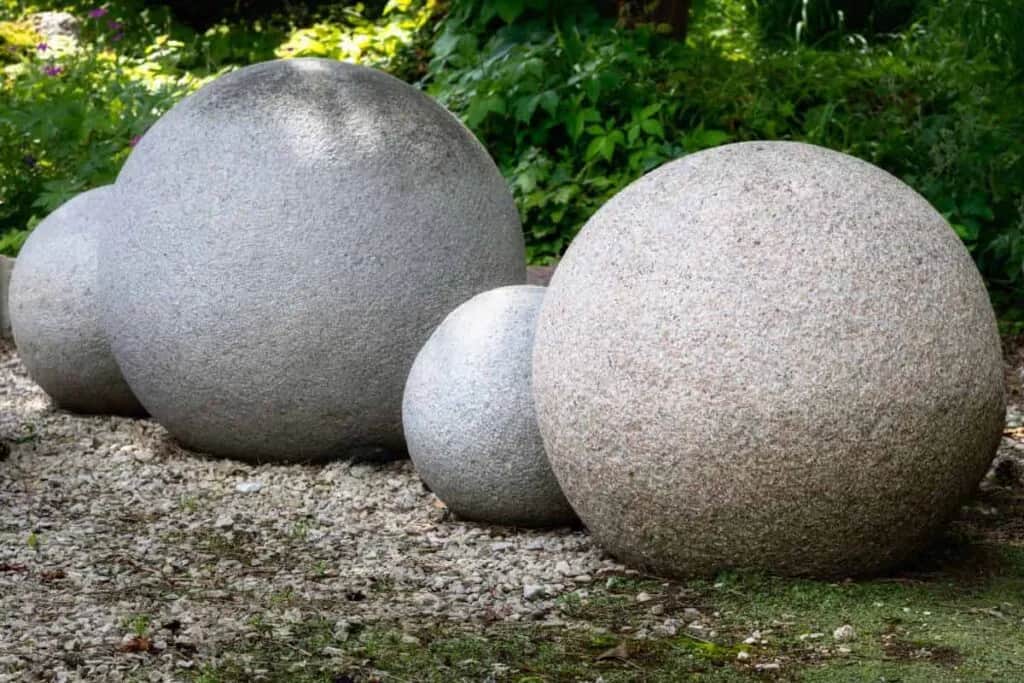 Jak zrobić dużą kulę do ogrodu, która zachwyci każdego gościa