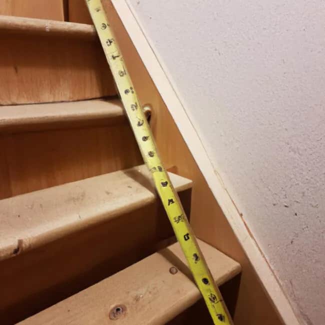 Precyzyjne obliczenia schodów dwubiegowych krok po kroku bez błędów