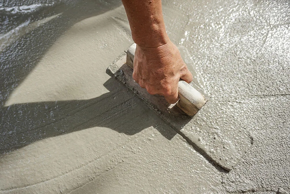 Na ile starczy 25 kg wylewki? Sprawdź, ile m2 pokryjesz przy różnych grubościach