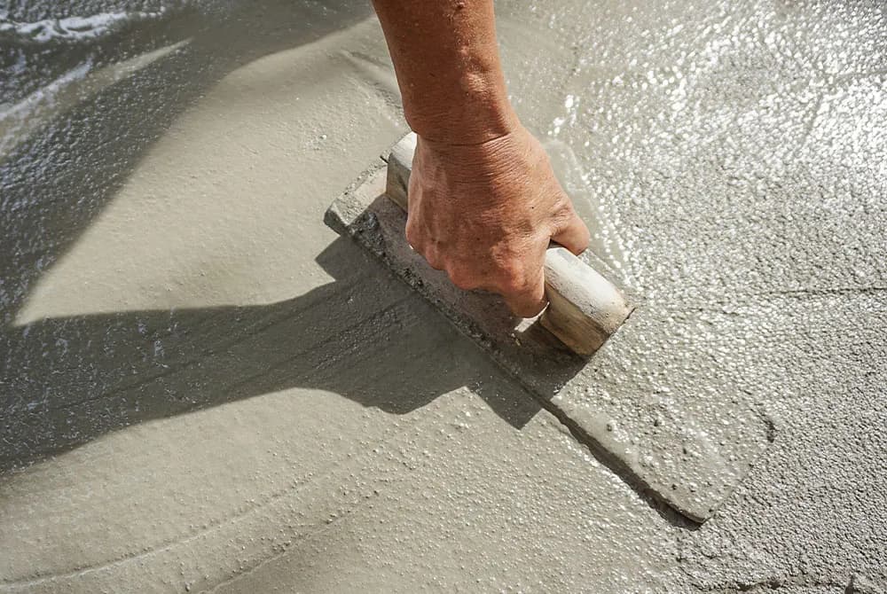 Na ile starczy 25 kg wylewki? Sprawdź, ile m2 pokryjesz przy różnych grubościach