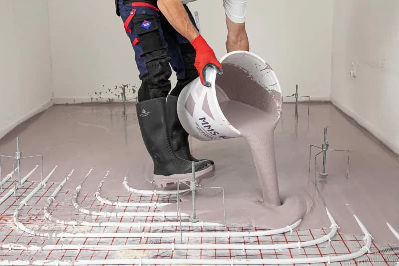 Jak wykonać wylewkę samopoziomującą bez błędów i stresu